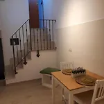 Nial House Monopoli