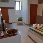 Nial House Apartament *