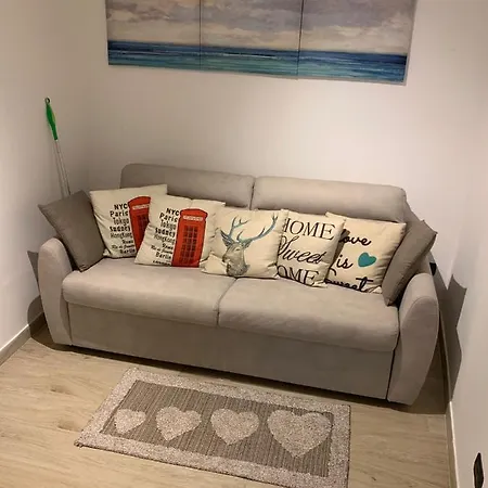 Apartament Nial House *